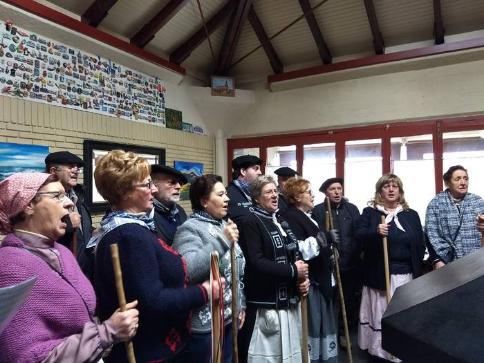 Agate Deunaren bezpera Okondon