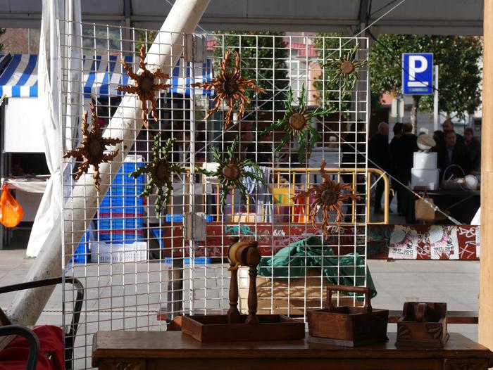 Neguko azokak hainbat jende  26 1545573382039