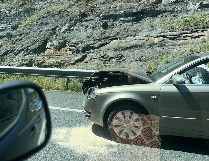 Zauriturik gabeko trafiko istripua Amurrion, bi autoren arteko talkaren ondorioz