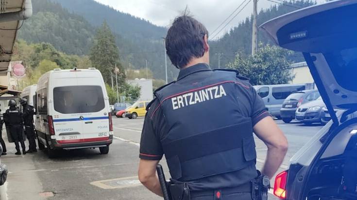 Atxilotu bat Luiaondon, bizilagunak balinezko edo aire konprimituzko moduko pistola batekin mehatxatzea egotzita