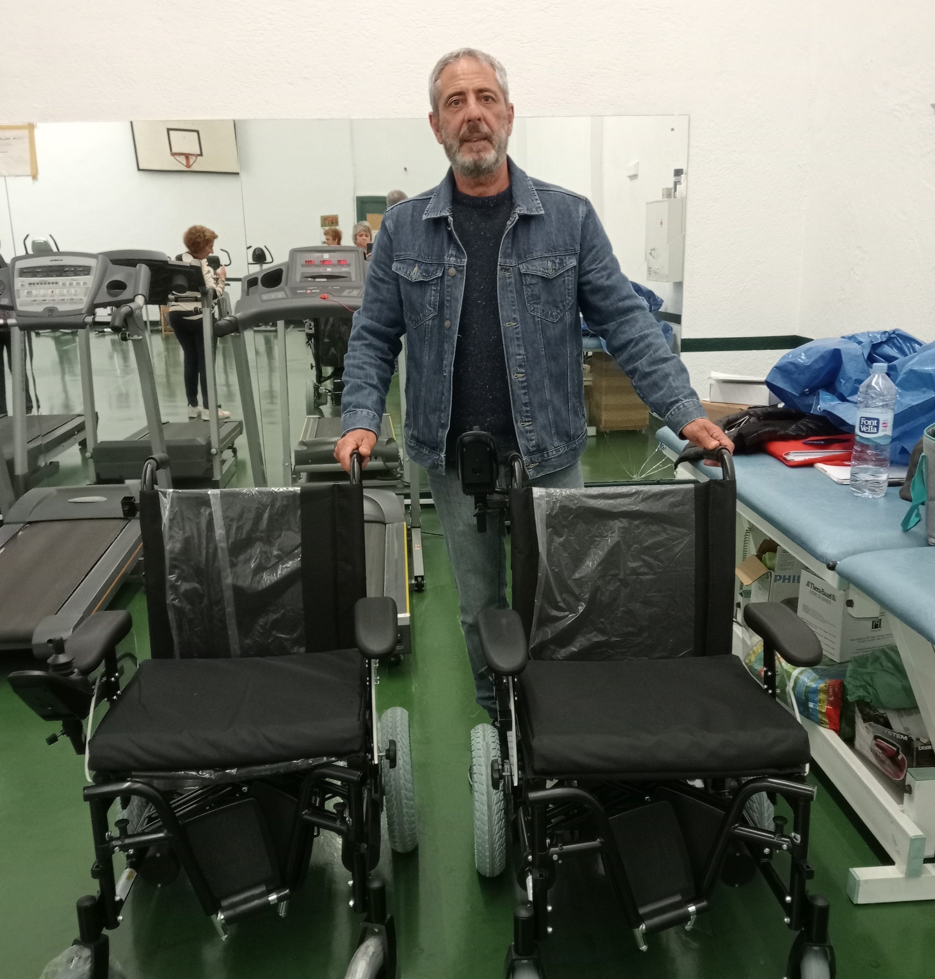 Amurrioko Udalak bi gurpil-aulki elektriko erosi ditu doan lagatzeko