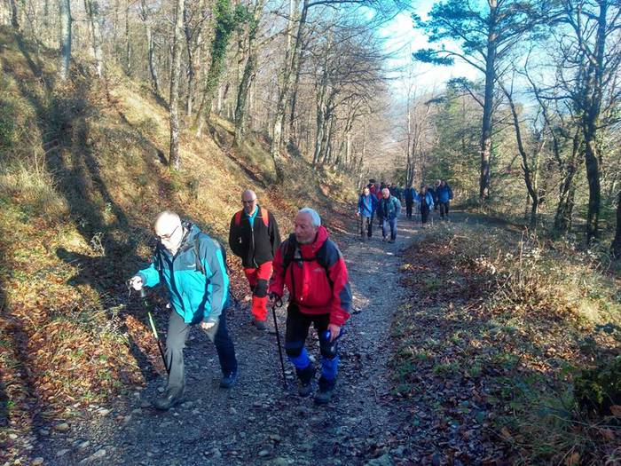 Elur-zuloak bisitatu zituzte 10 1517303037387