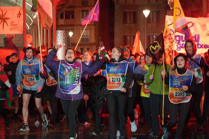 Aldarrikapenez eta pirotekni 186 1774615670060