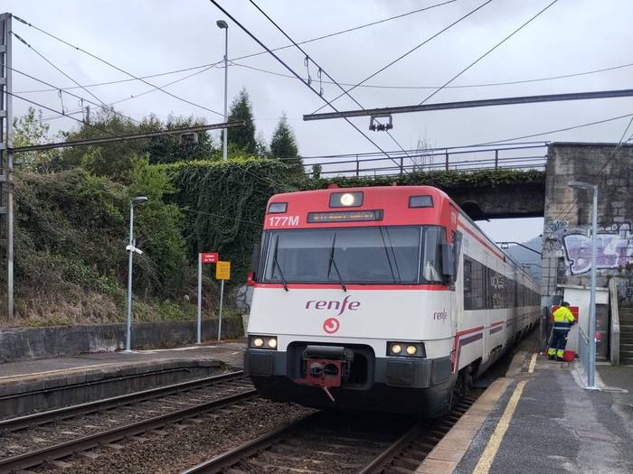 Epaileak erruduntzat jo du Renfe Gardeako tren geltokian gertatutako harrapaketa eta heriotzagatik