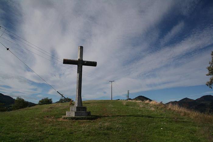 Arrañoko antena lekuz aldatzeko prozesua hastear dago