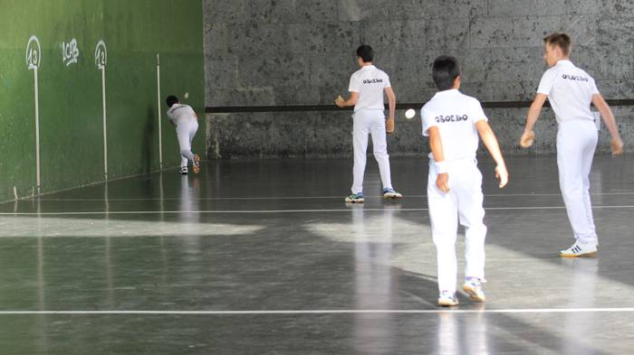 Txupina jaurtita hasi dira O 44 1504243268977