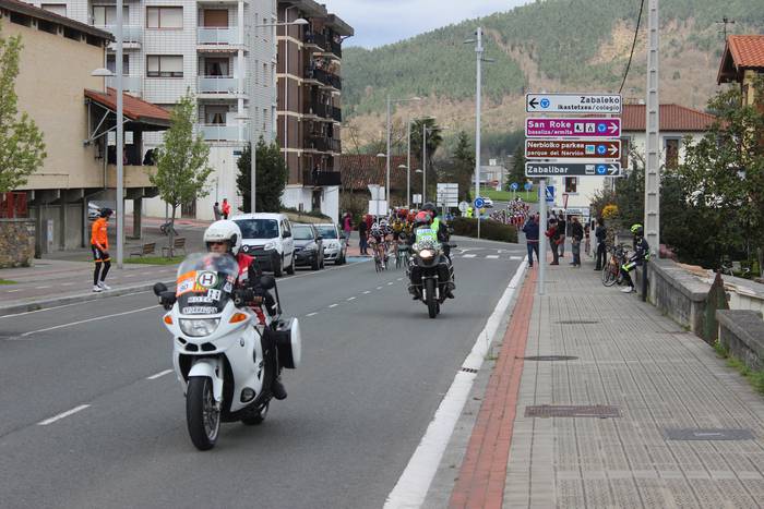 Euskal Herriko itzuliak esku 24 1522849035610