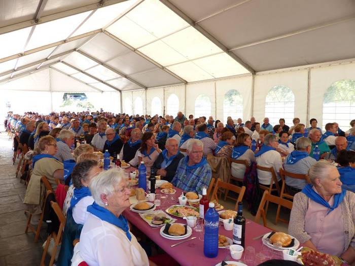 Auzokide ugarik hartu zuten  121 1506367124448