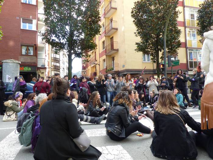 Greba feministaren goizeko t 68 1520512394508