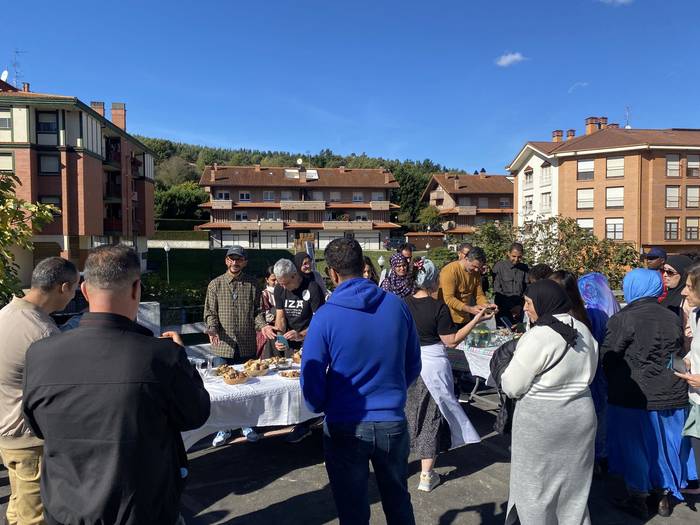 55 lagun bildu zituen bigarr 33 1763132267009