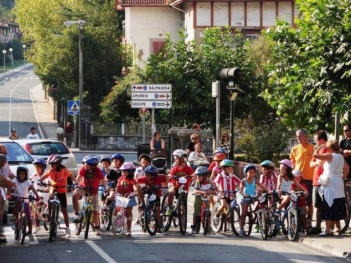  “Proba ezazu txirrindularitza” ekimena egingo da Artziniegako eskolan ikasturte honetan