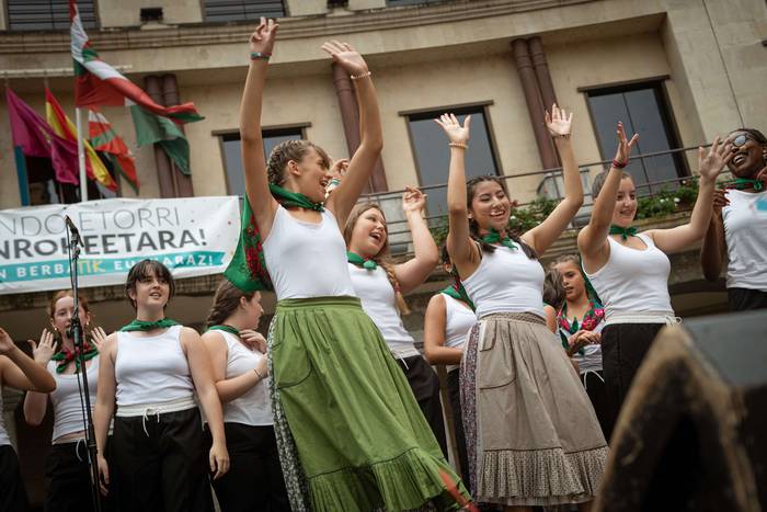 Arteon abesbatzaren pregoiak 42 1755203581142