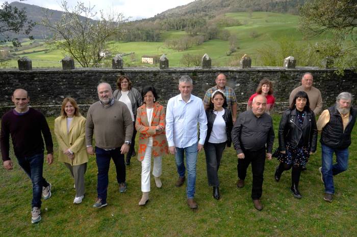 Aiarako Udalak larrialdietarako etxebizitza erostea proposatu du EAJk, egungoa Aiarako Kuadrillako egoitza izango den eraikinean baitago