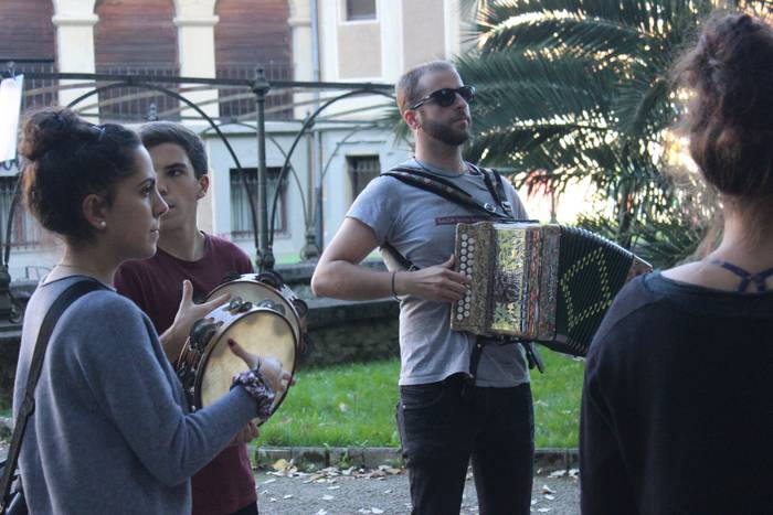 Mila herritar baino gehiago  16 1507486217433