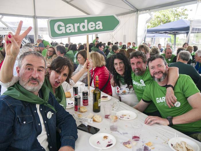 Mundu osoko gardearrak batu  18 1714849897138