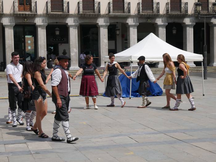 Ehunka lagun bildu dira Bera 147 1661377975603