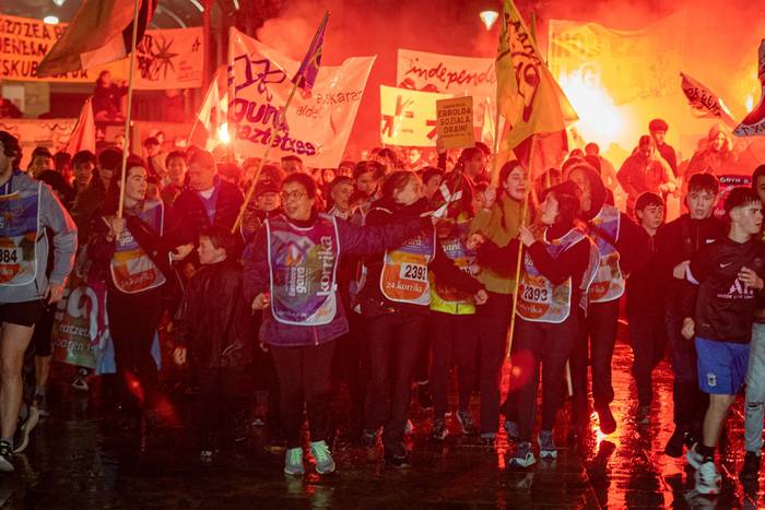 Aldarrikapenez eta pirotekni 45 1774600310132