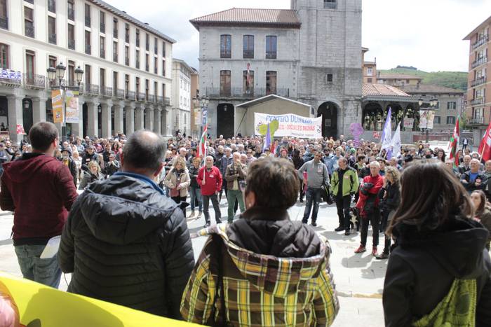 Manifestazioa deitu dute ostiralerako Laudioko Pentsionistek