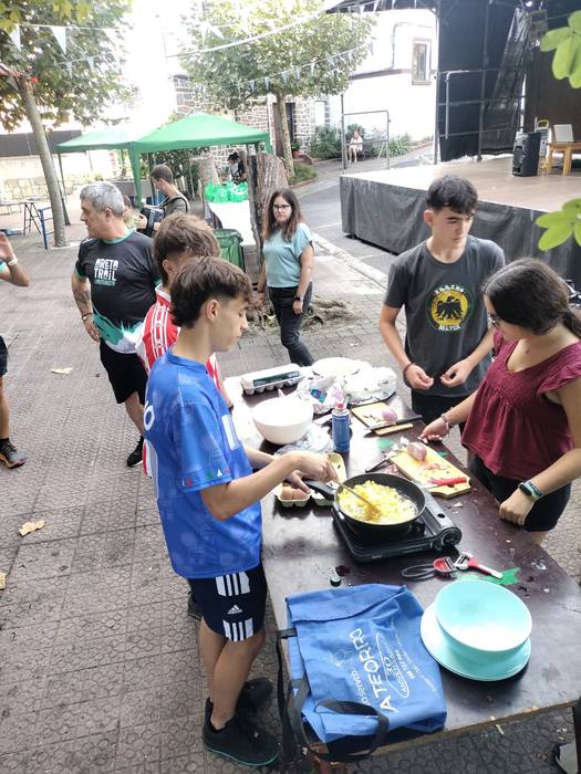 Bi eguneko festa egin dute A 5 1758574682480