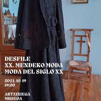 XX. mendeko moda desfilea