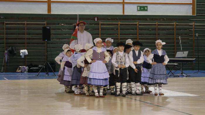 Itxarkundia taldeak Gabonetako erakustaldia egin du Laudion - 15