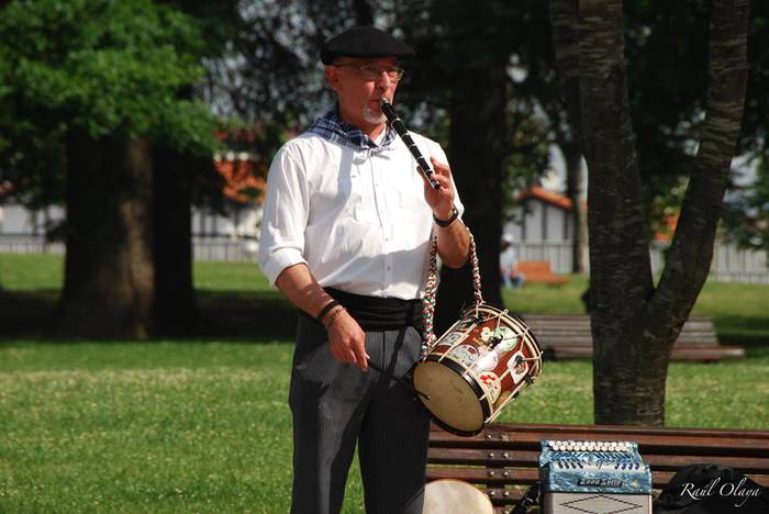 Dantza taldeak taldeak izan  217 1496057424860