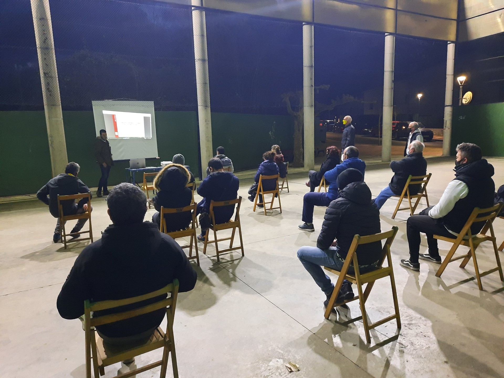 Eguzki plakak jartzea, Internet sare publikoa instalatzea eta Arrankudiagaraino bidegorria eraikitzea izango dira Arakaldoko Udalaren aurtengo erronka nagusiak