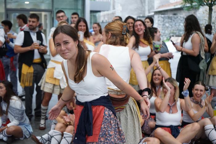 Flan-xurga lehiaketak gatza  34 1756313447911