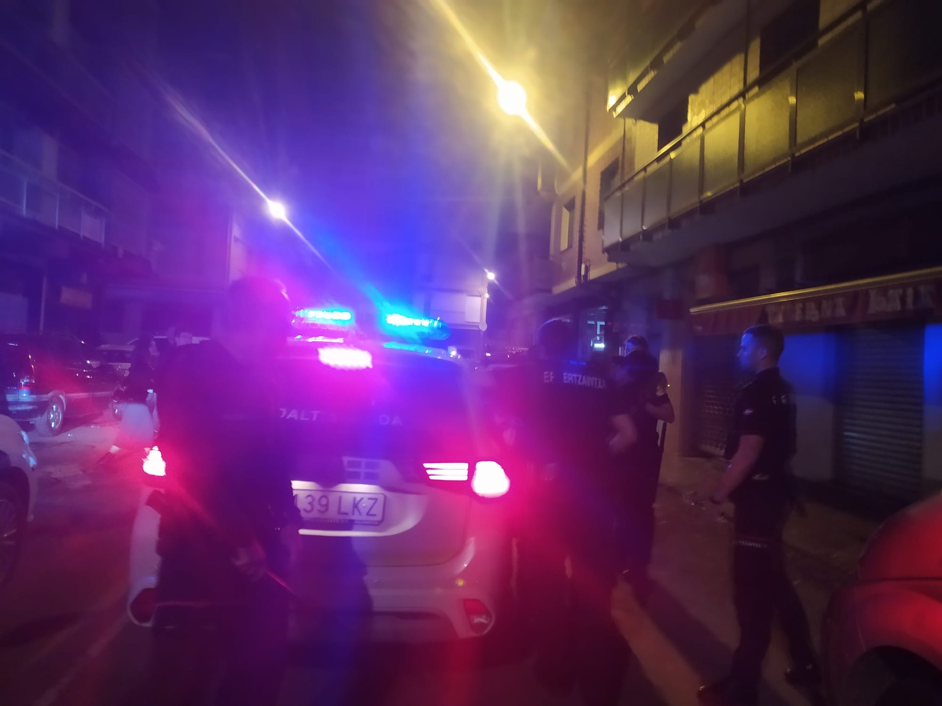 Hiru gazte atxilotu zituen Ertzaintzak atzo, bi gizon zauritzeagatik, bat larriki