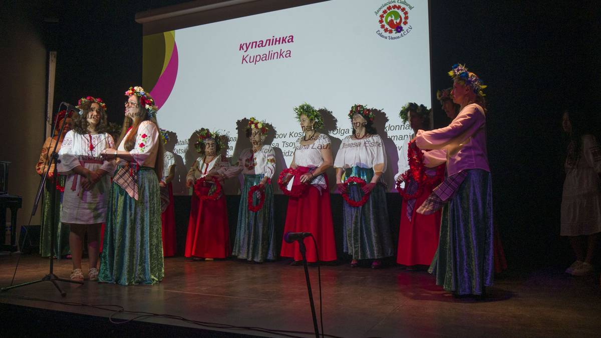Euskara-Errumaniera-Errusiera hiztegia aurkeztu du Aiaraldeko Euskalgintza Kontseiluak