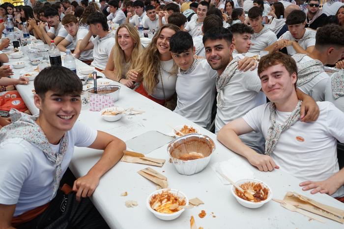 Jendetza batu da kuadrillen  53 1756402140194