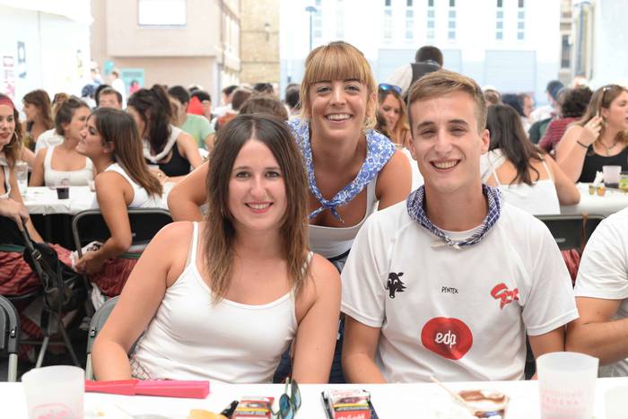 Aldai plaza txiki geratu da  121 1503894938399