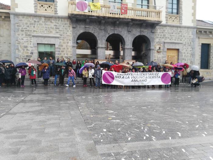 Aldarri ozena genero indarke 28 1511632830453