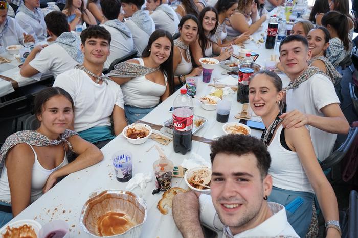 Jendetza batu da kuadrillen  65 1756403309928