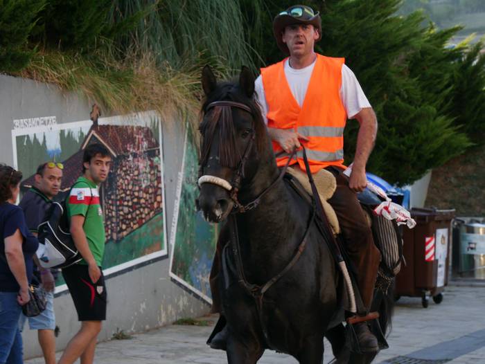 Haur zein helduek izan zuten 303 1538429297596