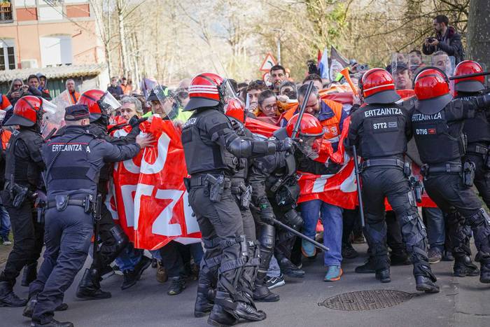 Ertzaintzaren polizia-lerroa 28 1771934205271