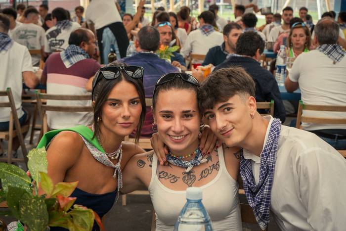 Ehunka lagun bildu dituzte j 101 1757018602884