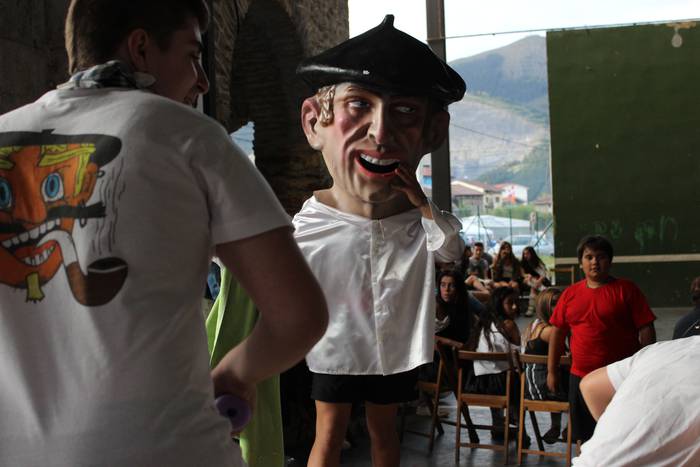 Txupina jaurtita hasi dira O 36 1504206411364