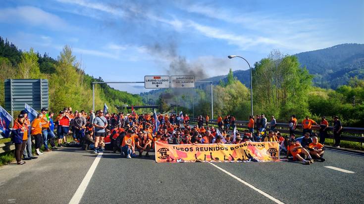 Amurrioko herrigunera eraman dute Tubos Reunidoseko kaleratzeen aurkako aldarria