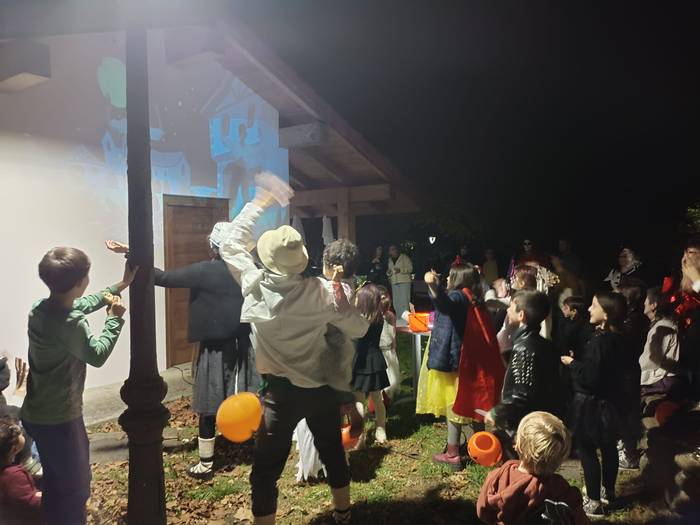 Aiaraldeko hamaika txokotara 77 1761964003697