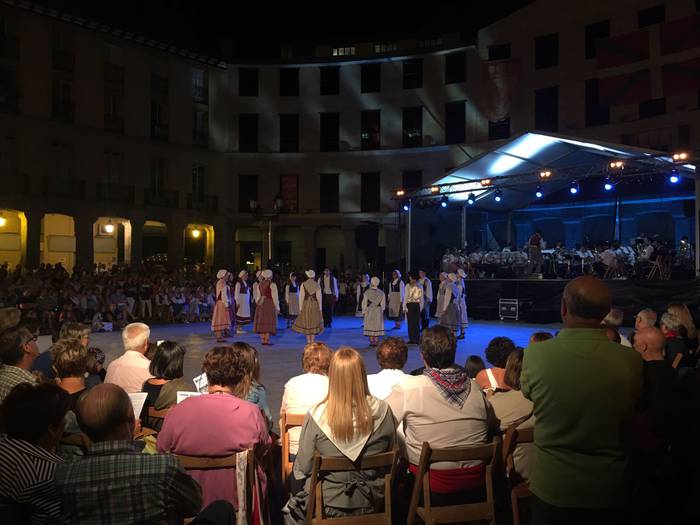 Castellersek, bertsolariek,  50 1503747233691