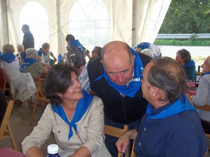 Auzokide ugarik hartu zuten  12 1506366254236