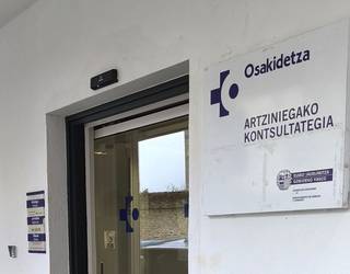 Artziniegak badu medikua, eta bigarrena batuko da laster