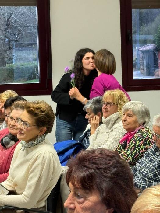 Okondoko emakumeen historia, 15 1763923630464