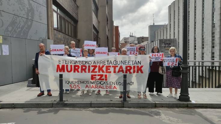 Arartekora jo dute, "Osakidetzak ez dielako osasun sistema publiko eta duinaren aldeko 5.646 sinadurei erantzun"