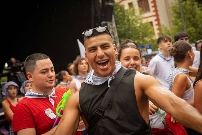 Lehertu da festa-giroa Amurr 48 1755025707106