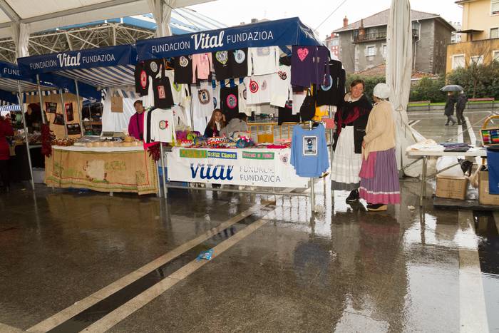 Gabonetako elkartasun azokak 55 1513600490906