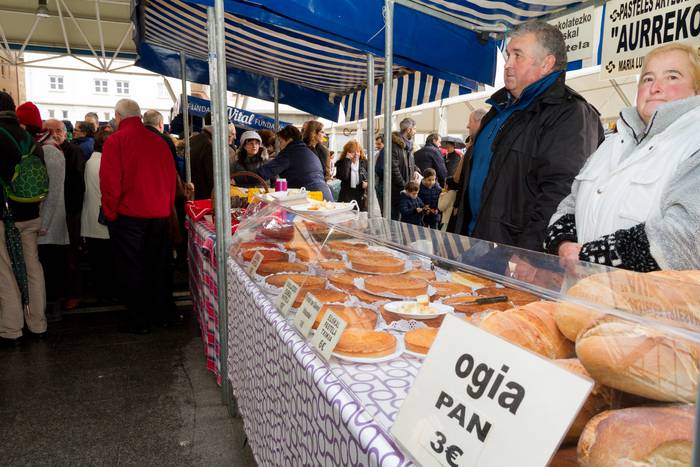 Gabonetako elkartasun azokak 82 1513603057222