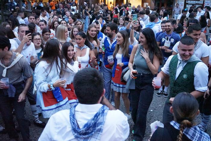 Kantukadak kuadrillen hainba 57 1756386426707