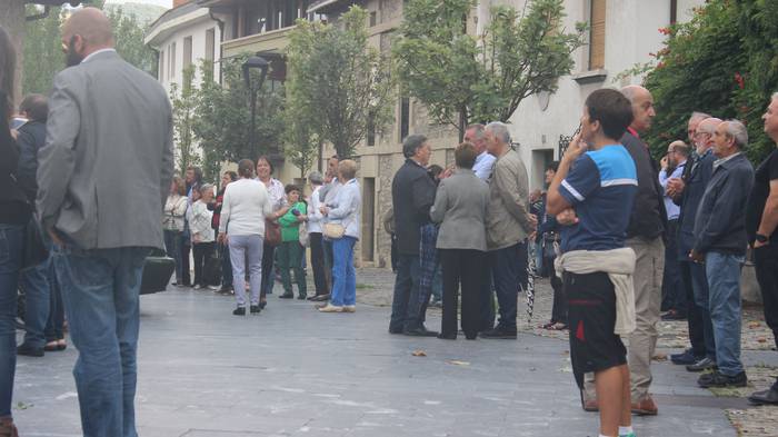 Hainbat alderdietako kideak  13 1500922024422